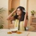 5 DIY ಕರ್ಡ್ ಹೇರ್ ಮಾಸ್ಕ್‌ಗಳು ಆರೋಗ್ಯಕರ ಮತ್ತು ಹೊಳೆಯುವ ಟ್ರೆಸ್‌ಗಳಿಗಾಗಿ